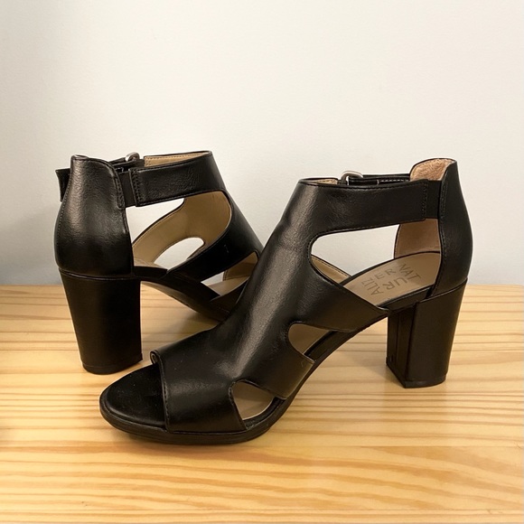 naturalizer chunky heel